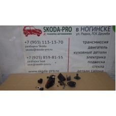 2K0843398B 2K5907496 2K0843414A 2K0843314B комплект петель и направляющих задней правой двери кадди 